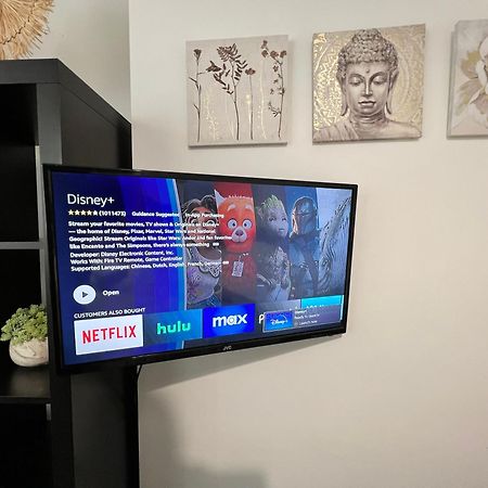 Modern Double Room With Fire Tv London Exteriör bild